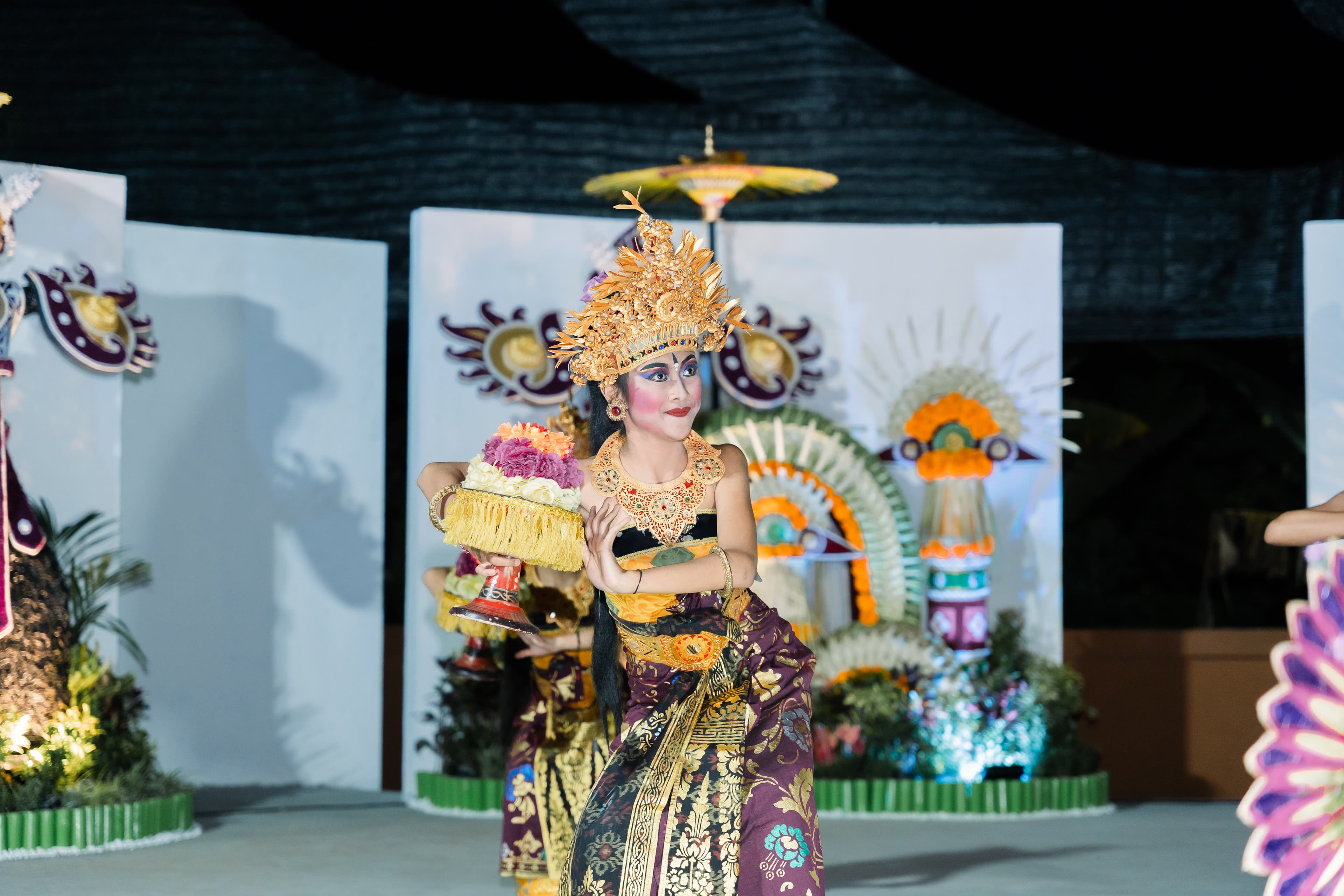 Balinese dance performance gallery photo 8