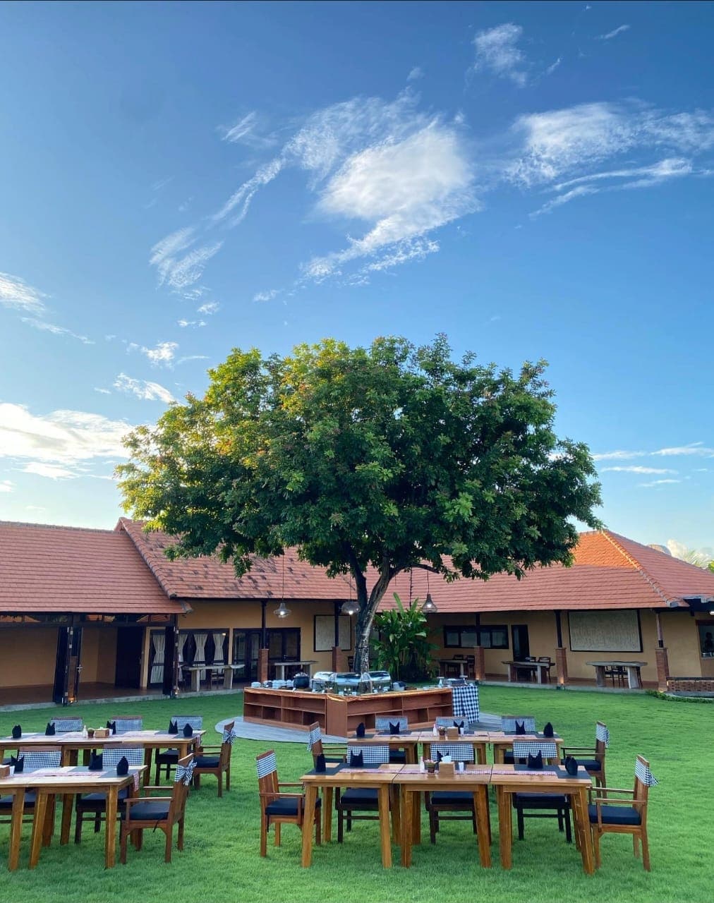 Dining & Venue gallery photo 2