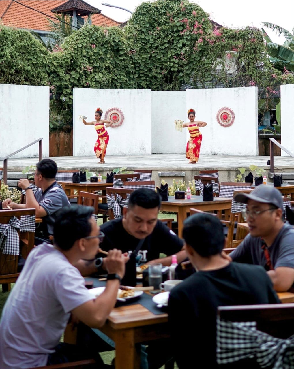 Dining & Venue gallery photo 6