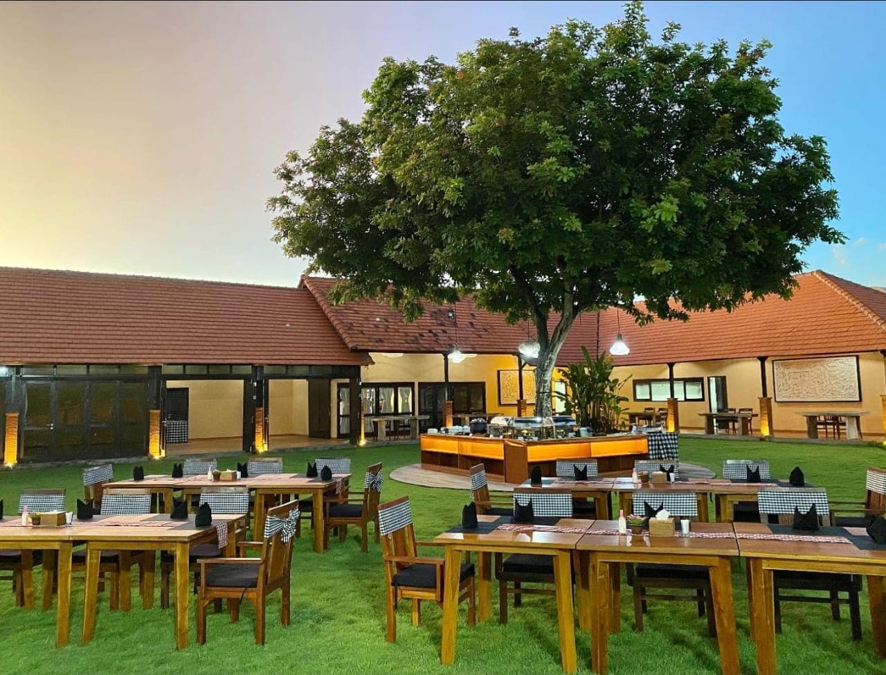 Dining & Venue gallery photo 8